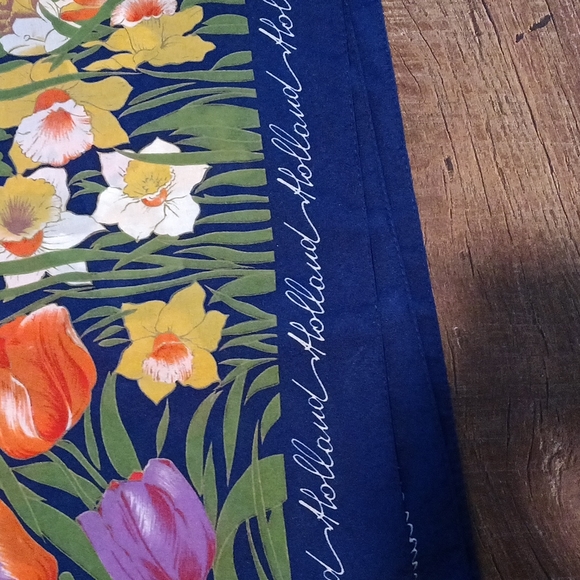 Holland floral 🌺scarf - Picture 2 of 4